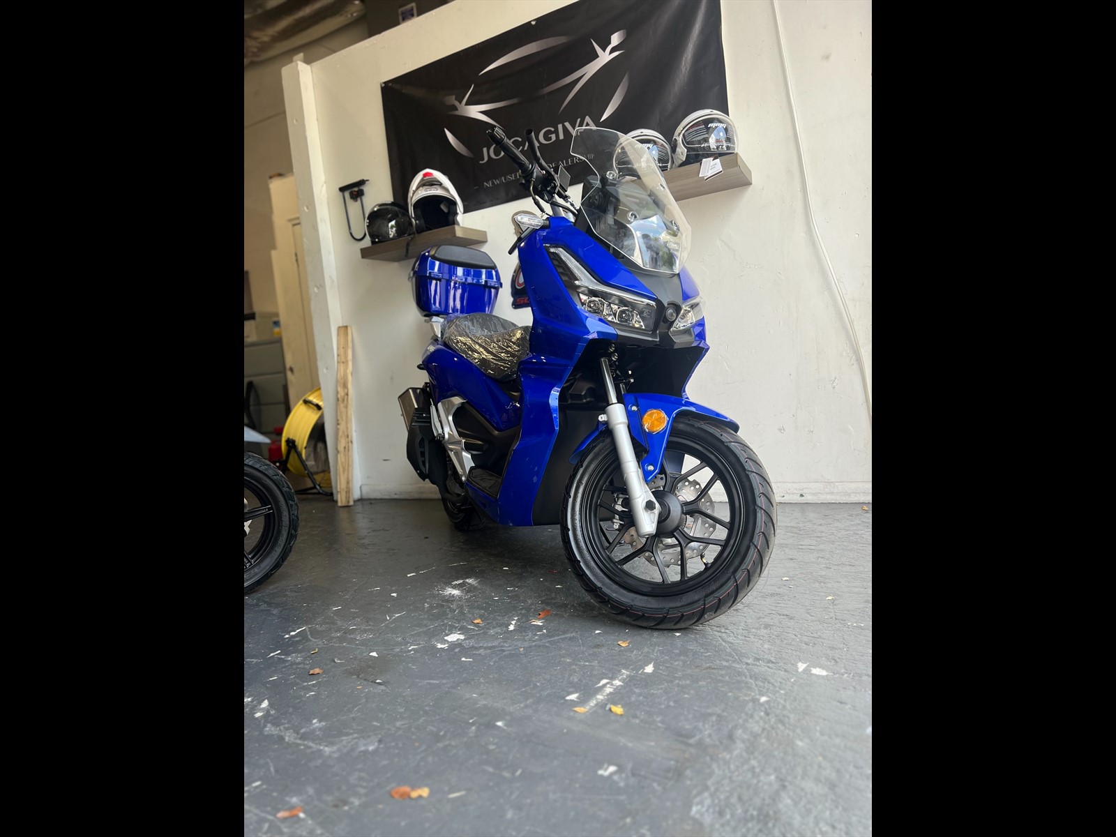 2025 AMS ADV  in HIALEAH, FL