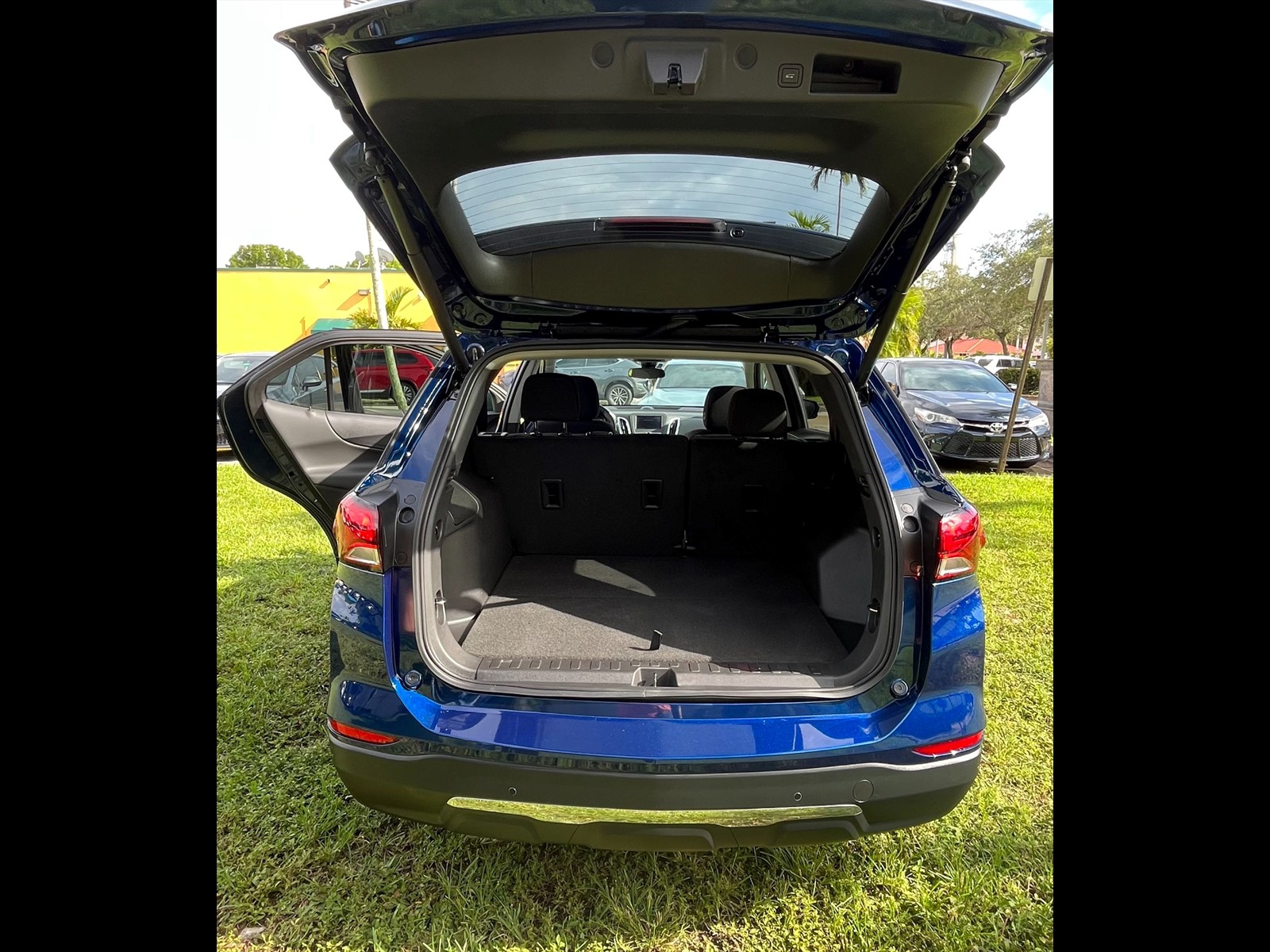 2023 Chevrolet Equinox in HIALEAH, FL